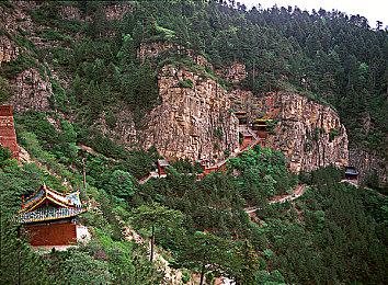 《如龙8》剧情片段展示春日一番与桐生一马会谈场景